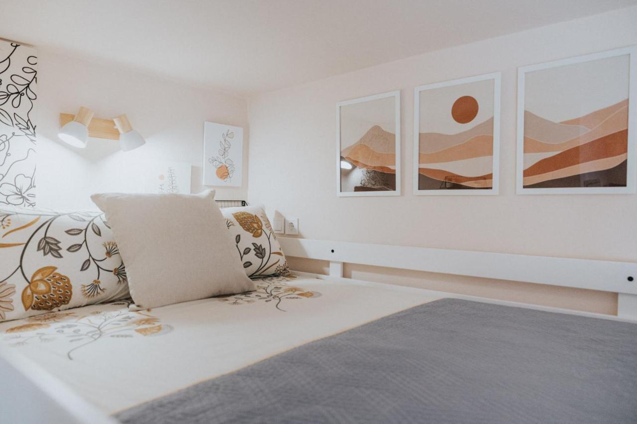 Bohemian Loft With View! Apartment Волос Екстериор снимка